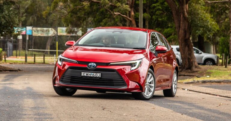 2023-Toyota-Corolla-Sedan-Ascent-Sport-Hybrid-38.jpg