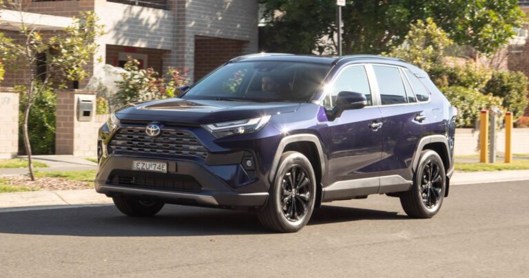 2024-Toyota-RAV4-Cruiser-Hybrid-review-14.jpg