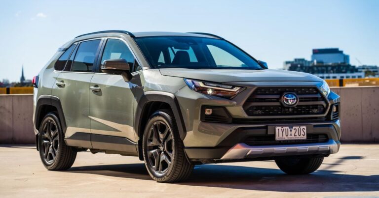2024-Toyota-RAV4-Edge-Hybrid-AWD-review-1.jpg