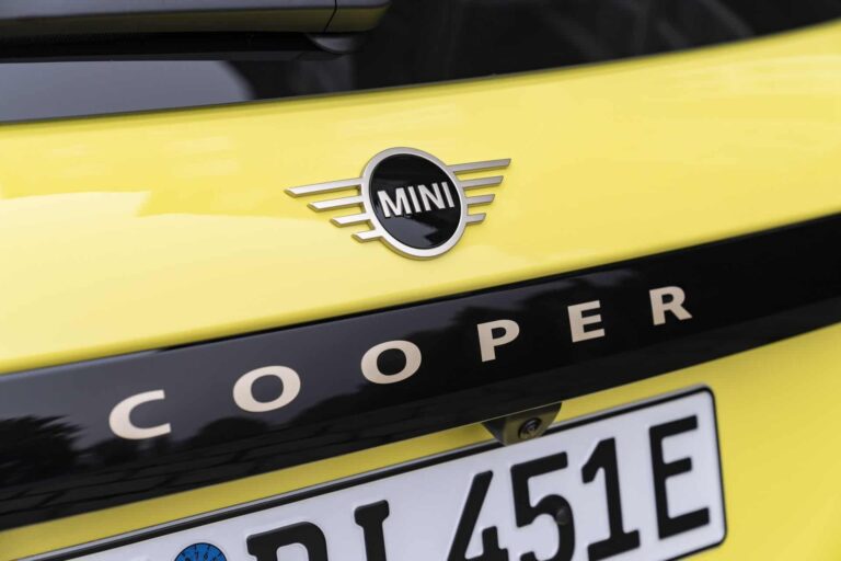 2024-minic-oooper-e-j01-16.jpg