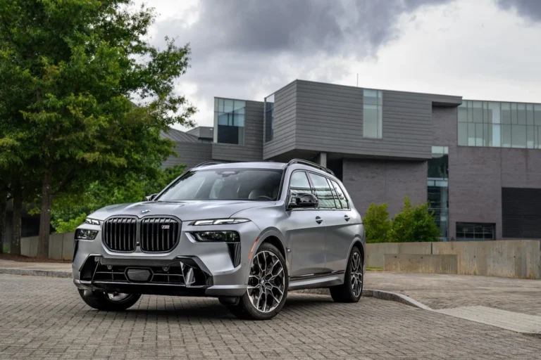 2025-bmw-x7_100952320_h.webp.webp