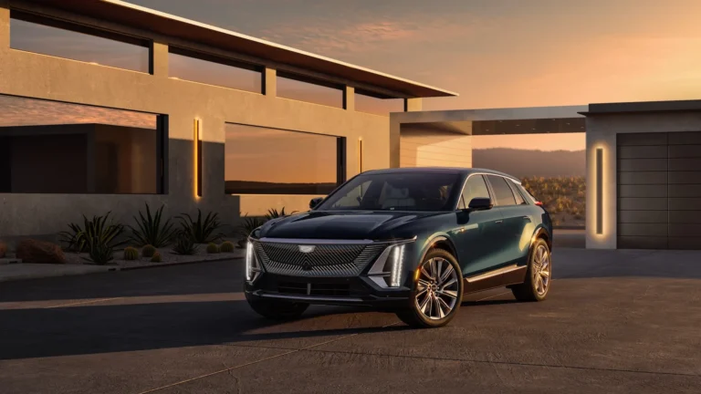 2025-cadillac-lyriq_100940207_h.webp.webp