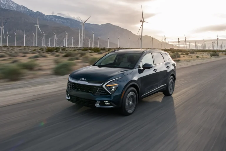 2025-kia-sportage_100935667_h.webp.webp