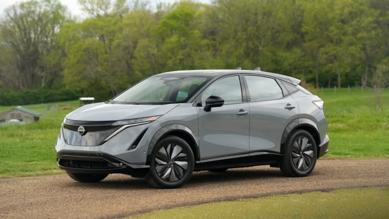 2025-nissan-ariya_100953391_h.webp.webp