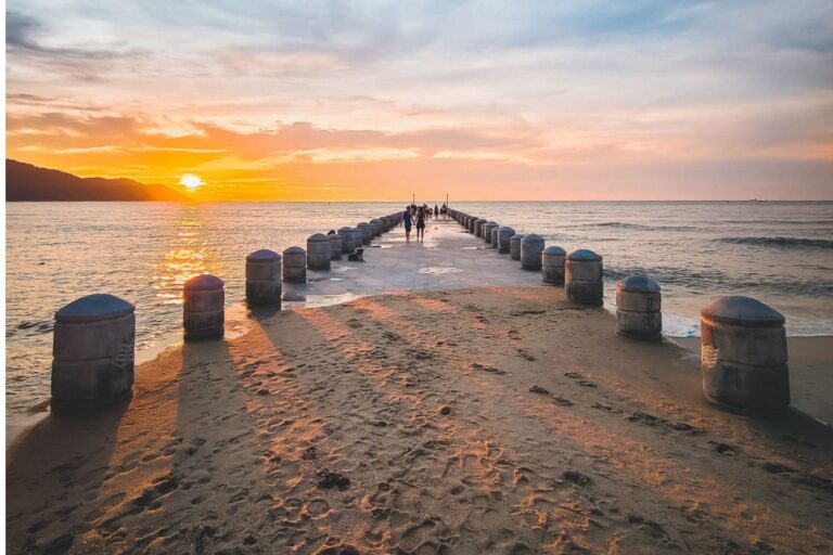 Epic-Beaches-Rich-Culture-This-Asian-Island-Paradise-Is-Breaking-All-Time-Tourism-Records.jpg
