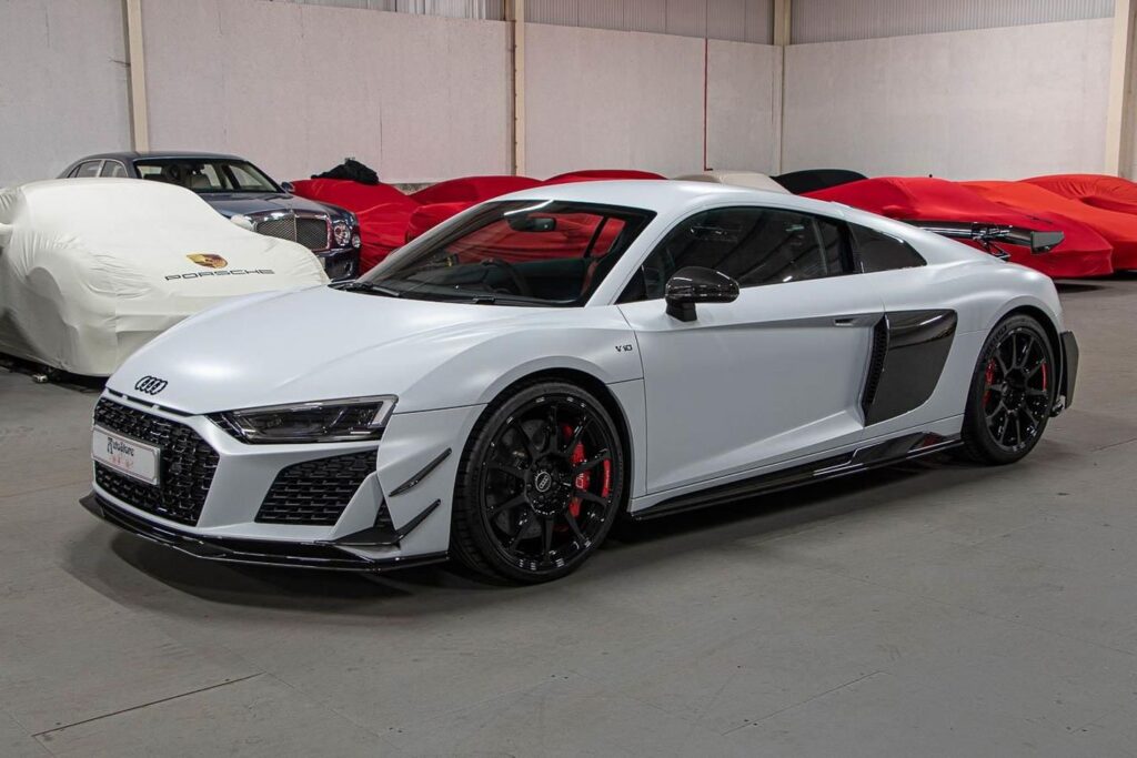 R8GT.jpg