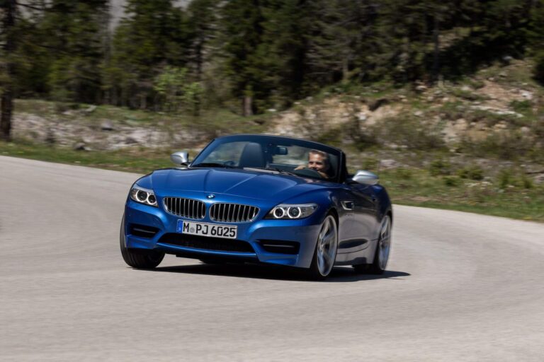 bmw-z4-e89-estoril-blue-00.jpg