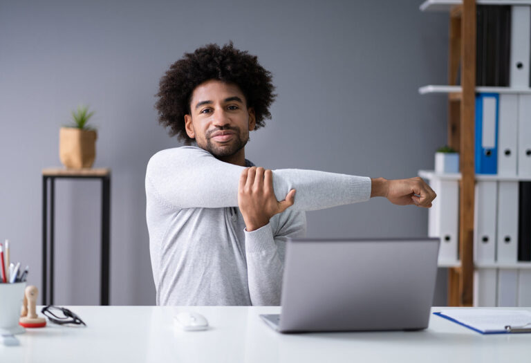 how-to-burn-calories-at-your-desk.jpg