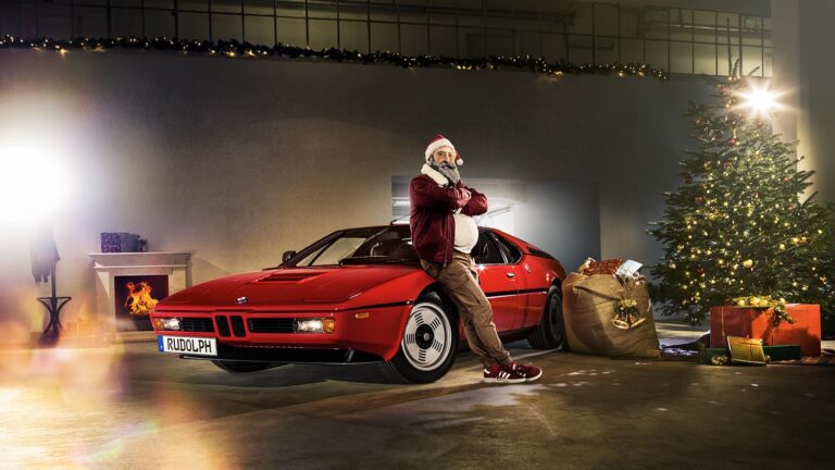 santa-claus-bmw-m1.jpg