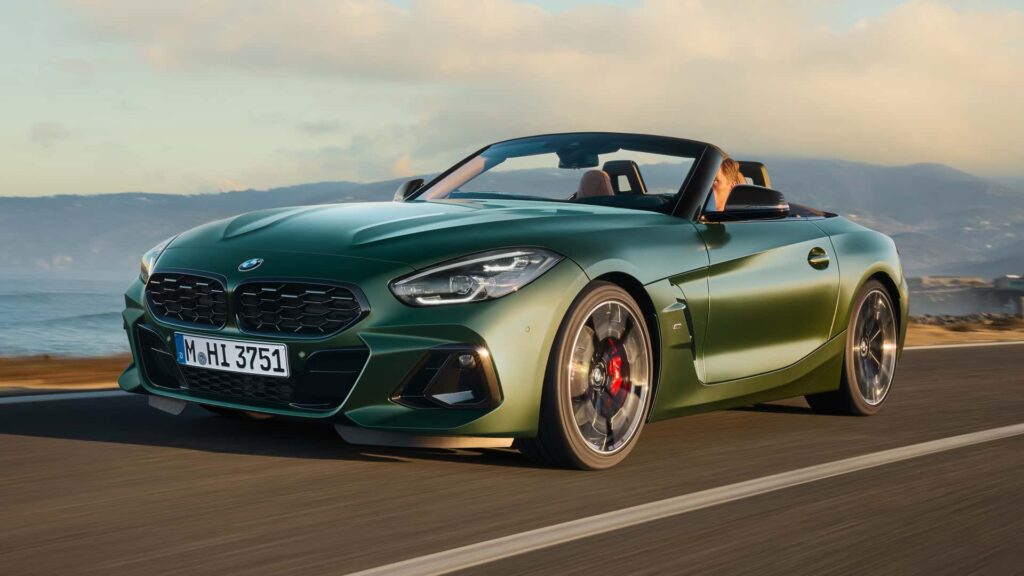 2025-bmw-z4-m40i-with-six-speed-manual-3.jpg