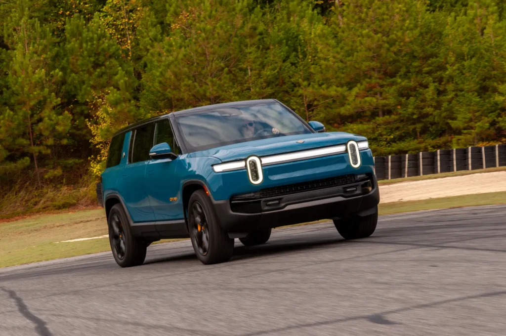 2025-rivian-r1s_100951231_h.webp.webp