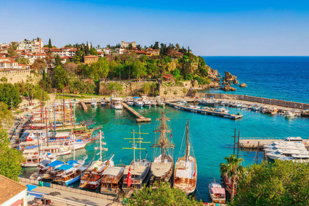 5-Reasons-Why-2-Million-Americans-Will-Visit-This-Mediterranean-Paradise-In-2025.jpg