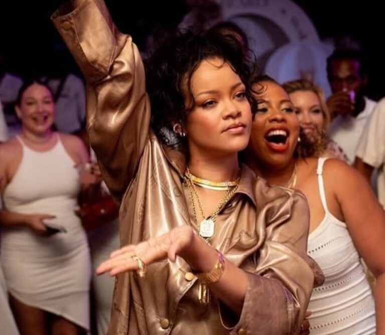99-Rihanna-Attends-Her-Brothers-Gender-Reveal-in-an-Alexander-Wang-Gold-Trompe-LOeil-Metallic-Workwe.jpeg