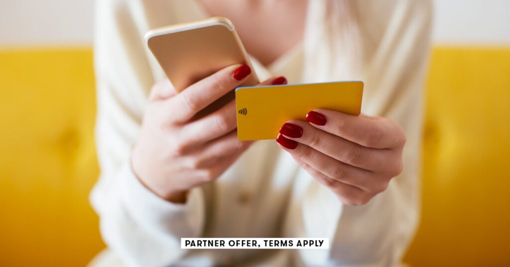 Card-Category_social_Credit-Card-Phone_Westend61.jpg