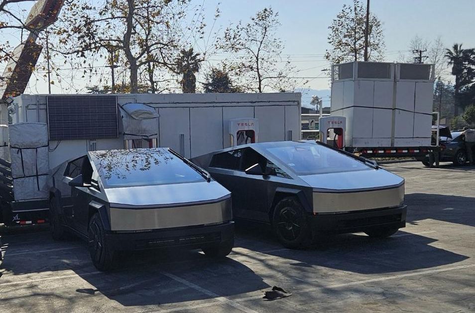 Cybertruck-LA-fires-HERO.jpg