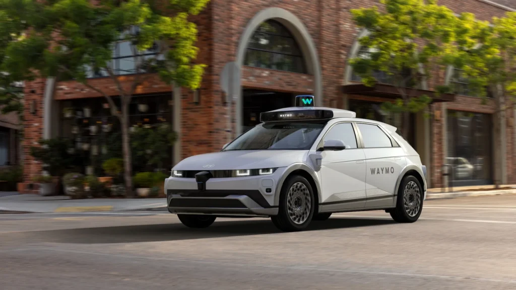 waymos-hyundai-ioniq-5-self-driving-taxi_100943809_h.webp.webp