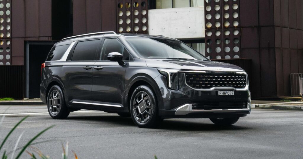 2025-Kia-Carnival-GT-Line-Hybrid-review-HERO-16x9-1.jpg