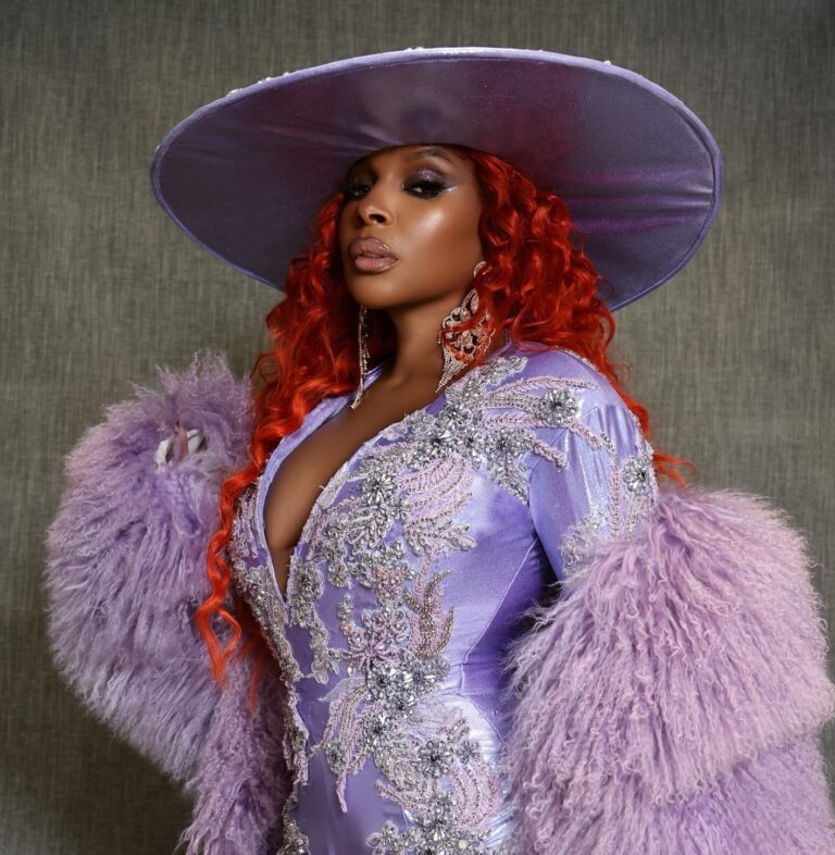3-Mary-J-Blige-Opens-Her-Tour-For-My-Fans-in-Custom-Walter-Collection-Angel-Brinks-and-a-Lilac-Mongo.jpeg