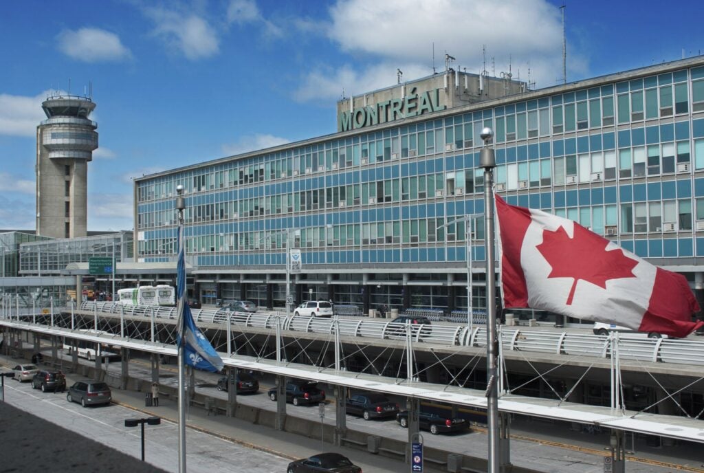 Entry-Requirements-For-U.S.-Citizens-Visiting-Canada-In-2025-Essential-Guide-For-A-Smooth-Trip-1024x.jpeg
