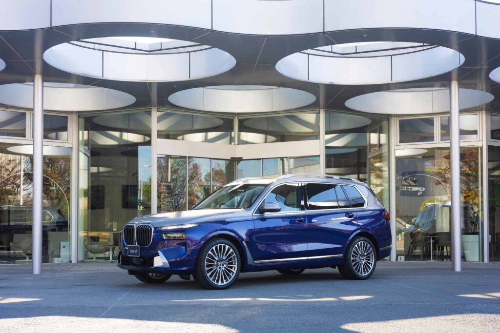 Two-tone-BMW-X7-4.jpg