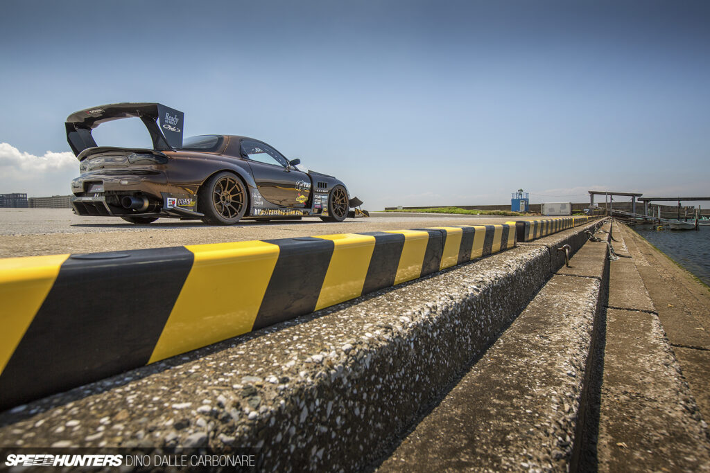 1-Car-Shop-Glow-RX7-31.jpg