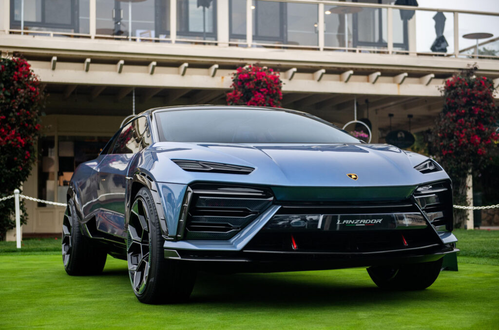 lamborghini_lanzadaor_concept_on_display_at_pebble_beach.jpg