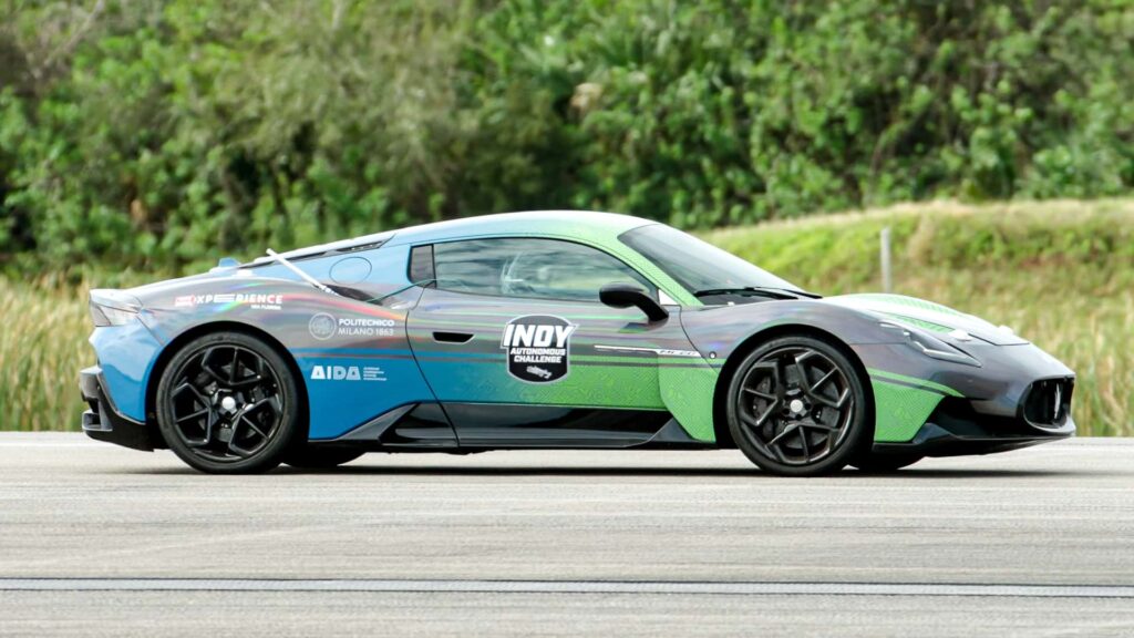 maserati-mc20-top-speed-record.jpg
