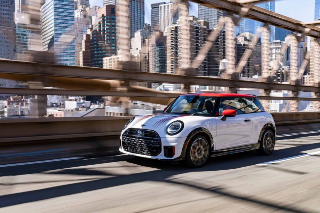 2025-MINI-John-Cooper-Works-in-New-York-1.jpg