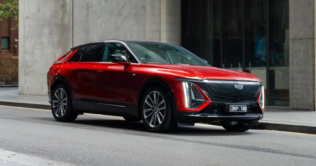 Cadillac-Lyriq-Sport_HERO-16x9-1.jpg