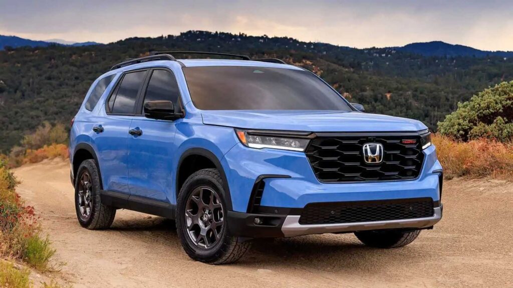 2023-honda-pilot-trailsport-exterior-front-quarter.jpg