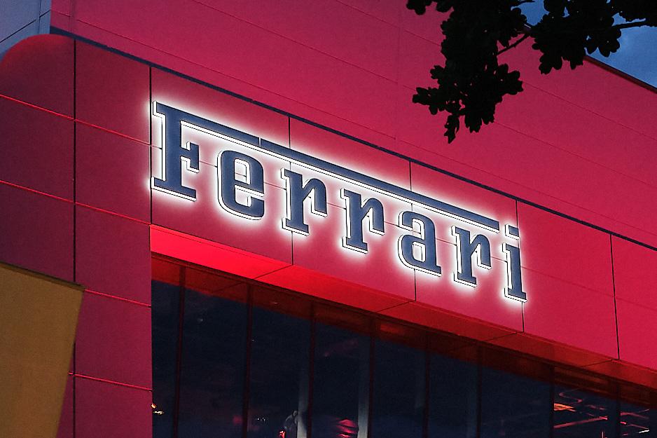 2025-06-ferrari-logo-badge-5.jpg