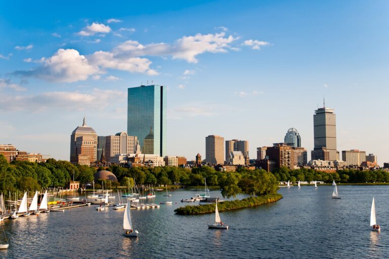 City-of-Boston-and-its-skyline-at-dusk-with-Back-Bay_Noelia-Hn.jpg