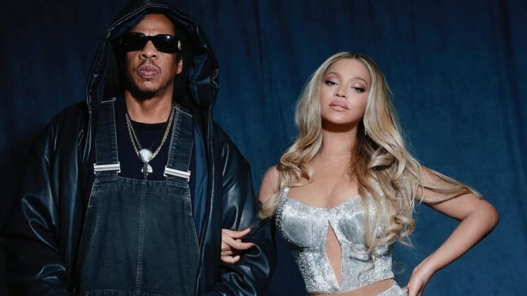 Fashion-Bomb-Couples-Beyonce-Performs-in-a-Silver-Mugler-Look-Alongside-Jay-Z-in-Paris-feat-image.jp_.jpeg