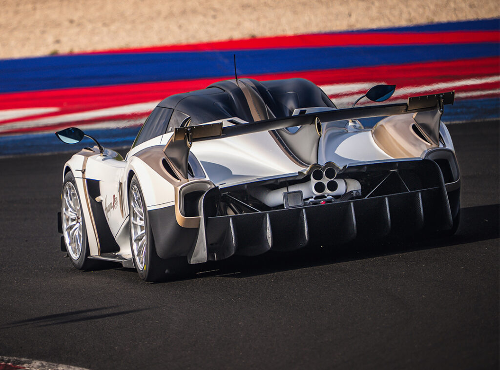 Pagani-Huayra-R-Evo-Roadster.jpg