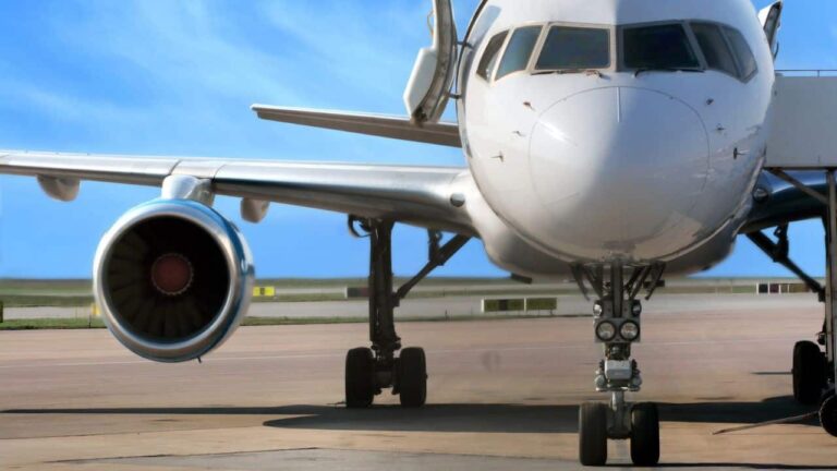 airplane.jpg