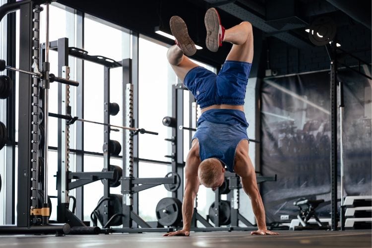 bodyweight-shoulder-workouts-Pin-1.jpg