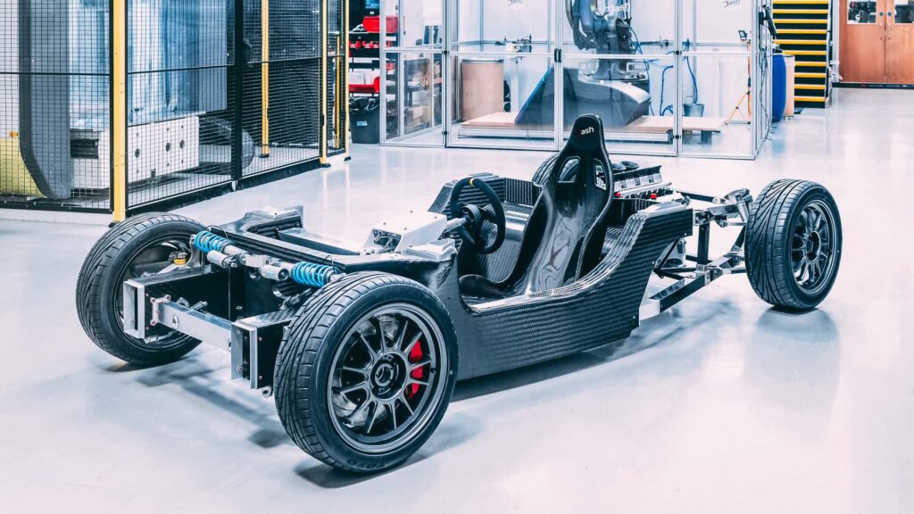 dash-bespoke-tr01-carbon-fiber-monocoque-chassis.jpg