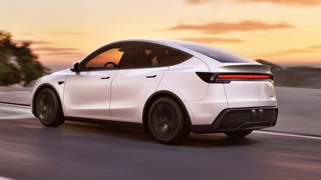 tesla-modeil-y-2025.jpg
