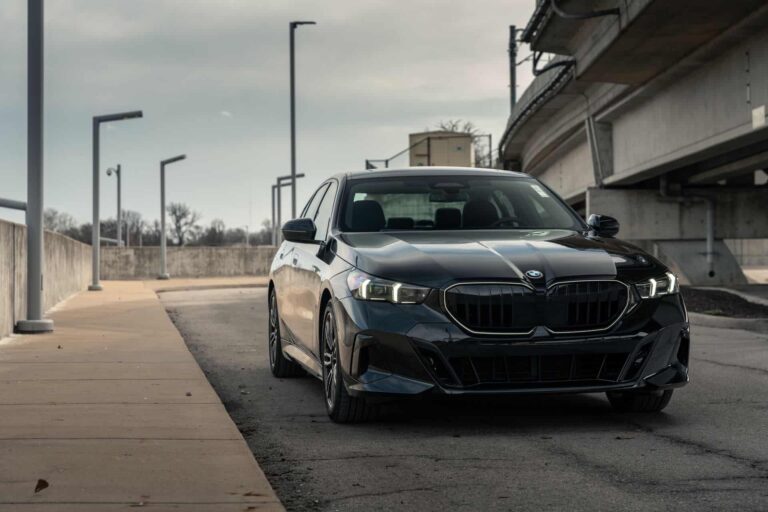 2024-bmw-540i-13.jpg