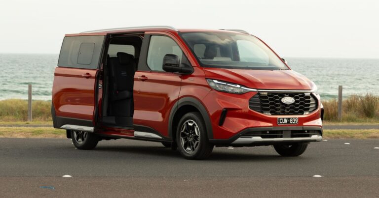 2025-04-2025-ford-tourneo-active-exterior-239.jpg