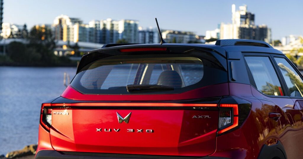 2025-07-2025mahindraxuv3xostaticrear.jpg