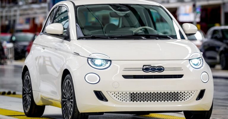 2025-07-fiat-500-hybrid-2.jpg
