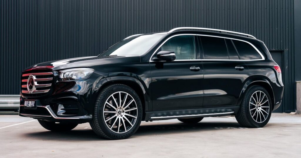 2025-07-mercedes-benz-gls450d-amg-line-hero-3x2-1.jpg