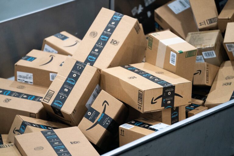 Amazon-packages-in-a-sorting-facility.jpg