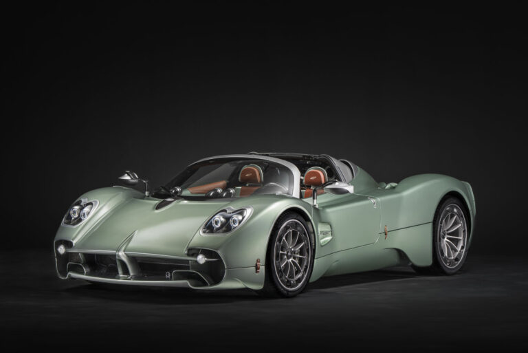 Foto-Utopia-Roadster-PT01_tre-quarti-anteriore.jpg