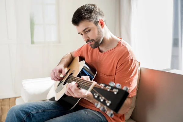 depositphotos_143373959-stock-photo-man-playing-guitar.webp.webp